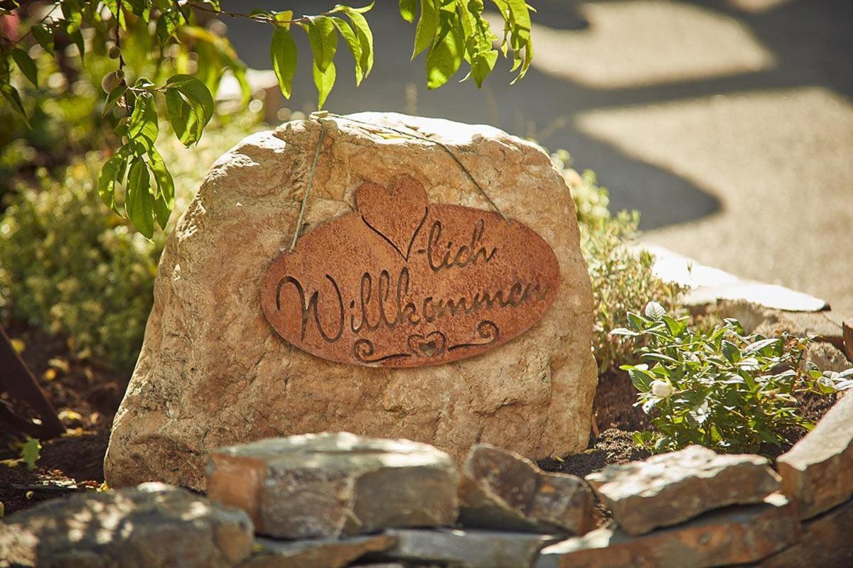 Onkel Toms Huette, Weingut Friedhelm Lenz Hotel Bullay Exterior foto